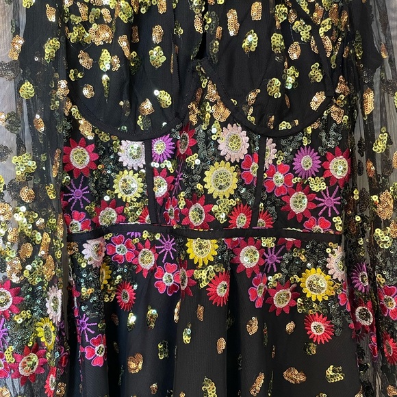 Lovers + Friends Kensington Black Floral Dress NWT small - Picture 4 of 8